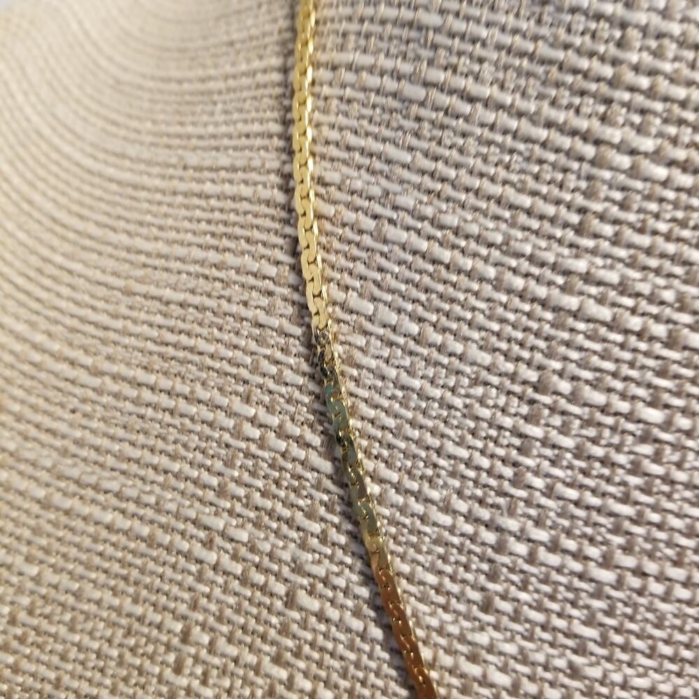 Eighteen inch gold tone chain necklace - Picture 4 of 7